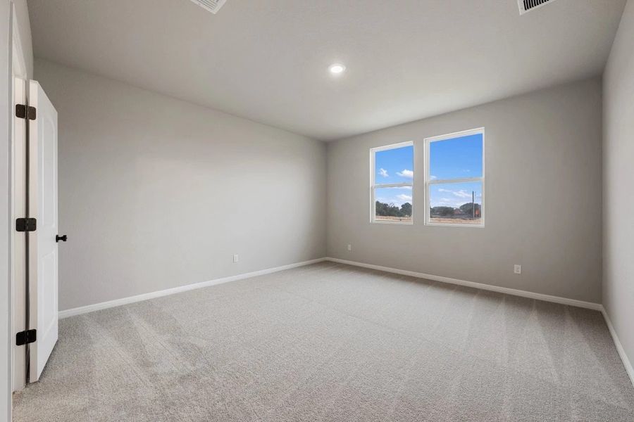 Spacious, unfurnished interior of a new home in Berry Creek Highlands, Georgetown (Image 33).