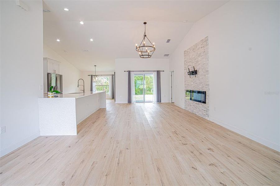 Spacious, unfurnished interior of a new home in , Spring Hill (Image 17).