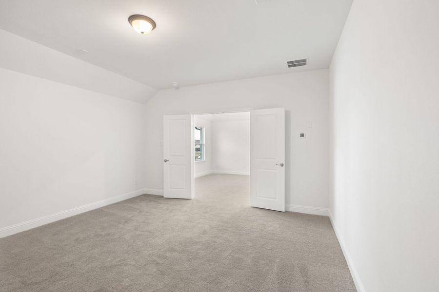 Spacious, unfurnished interior of a new home in Lake Breeze, Lavon (Image 41).