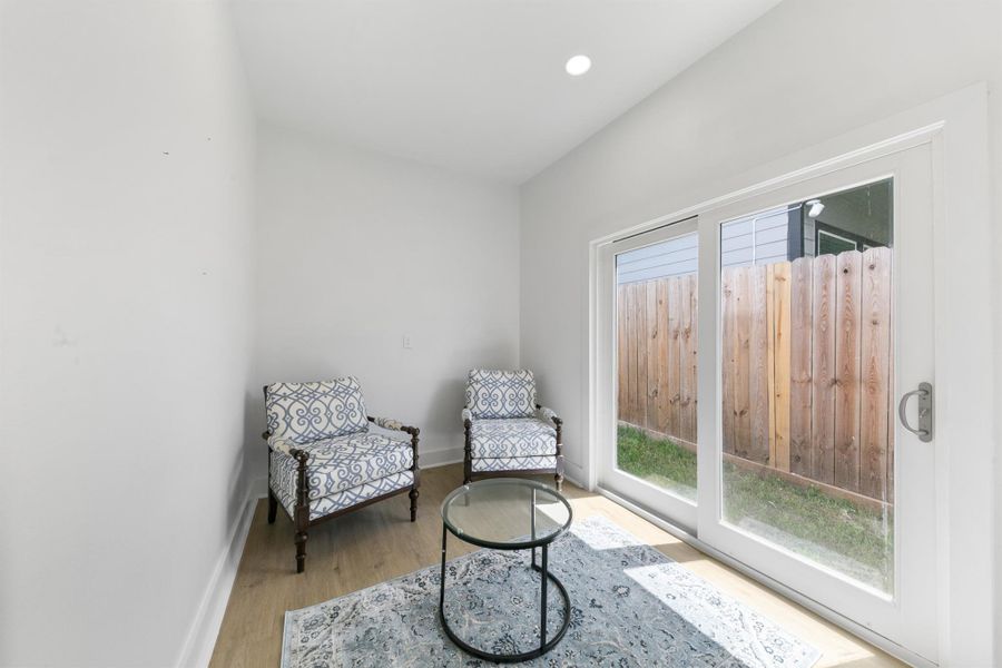 Extra study/ flex room on the 1st floor