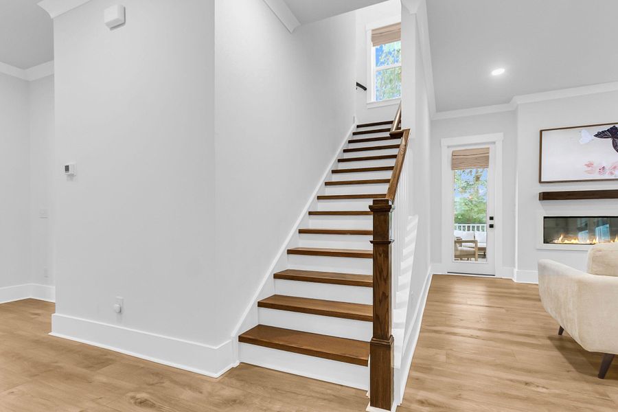 Spacious, unfurnished interior of a new home in Fiddler Cove, Mount Pleasant (Image 22).
