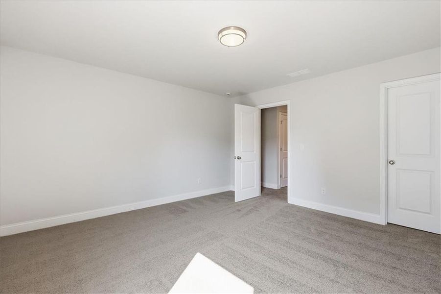 Spacious, unfurnished interior of a new home in Bradley Gin, Monroe (Image 47).