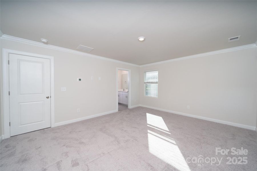 Photo is not of the actual home, but is an inspirational photo of builder’s model home and may depict options, furnishings, and/or decorator features that are not included Photo is not of the actual home, but is an inspirational photo of builder’s model home and may depict options, furnishings, and/or decorator features that are not included