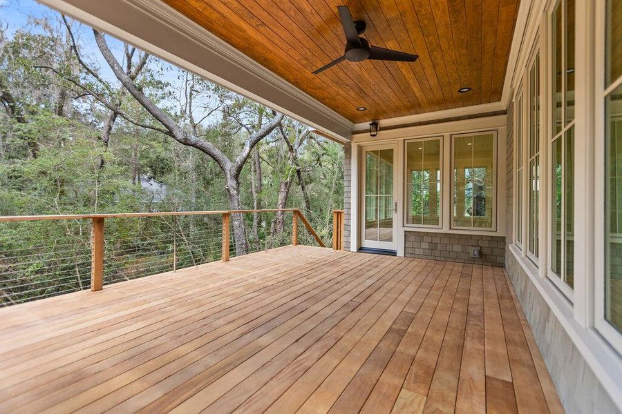 Exterior details and patio area of a home in , Seabrook Island (Image 4).