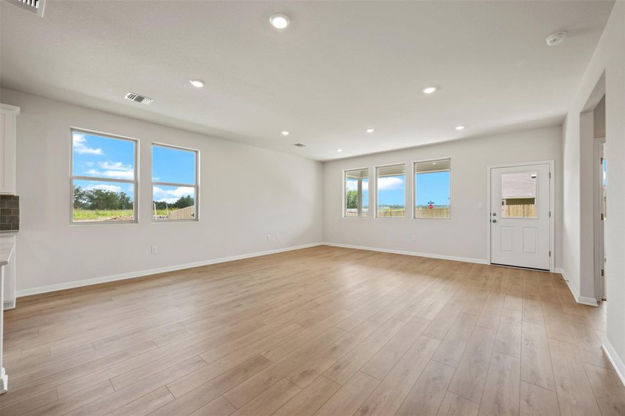 Spacious, unfurnished interior of a new home in Cannon Ranch, Dripping Springs (Image 16). Spacious, unfurnished interior of a new home in Cannon Ranch, Dripping Springs (Image 16).