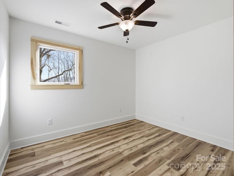 Spacious, unfurnished interior of a new home in , Nebo (Image 33).
