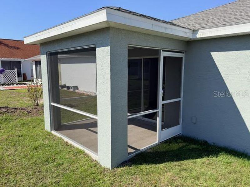 Exterior details and patio area of a home in , Floral City (Image 19).