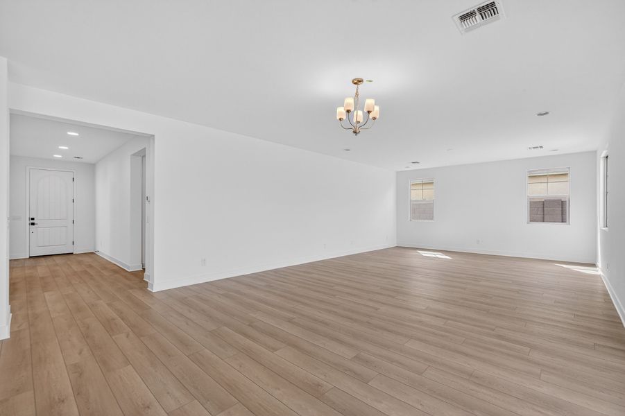 Spacious, unfurnished interior of a new home in Parkside, Avondale (Image 14).
