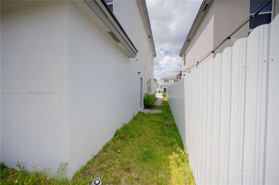 Exterior details and patio area of a home in , Miami (Image 32).