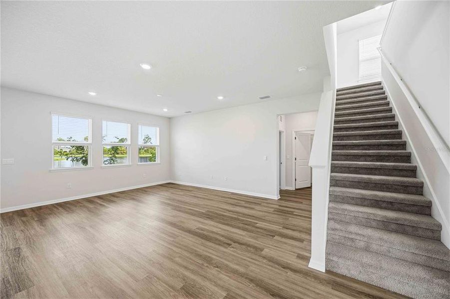Spacious, unfurnished interior of a new home in Coddington, Bradenton (Image 57).