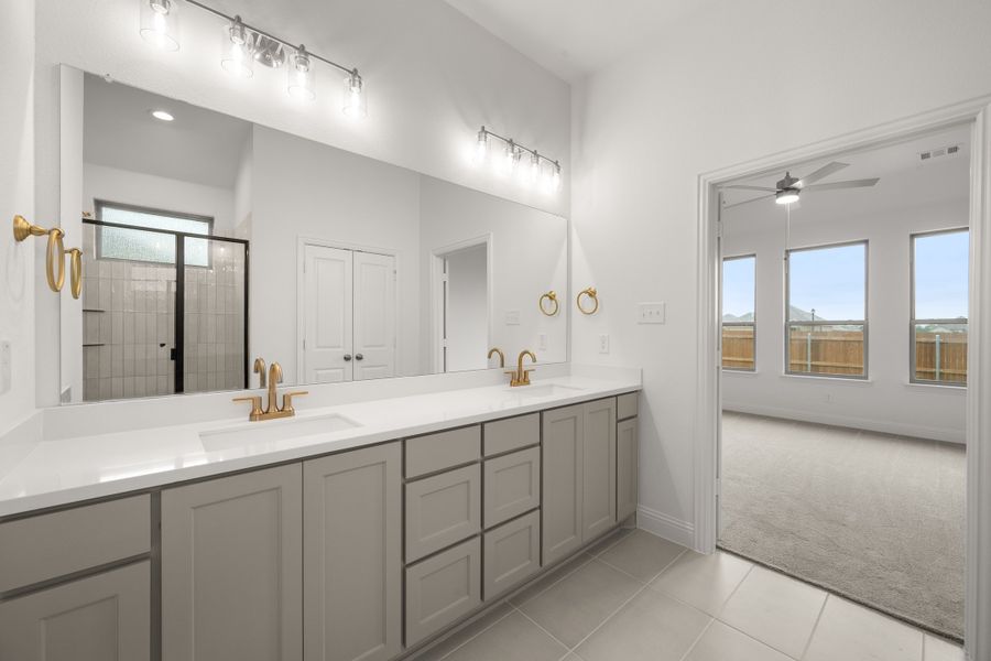 Furnished interior view inside a new home in Vista Point, Grandview (Image 11).