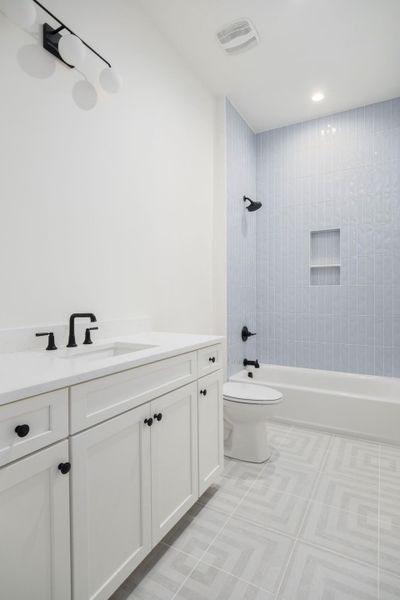 Furnished interior view inside a new home in , Edisto Island (Image 40).