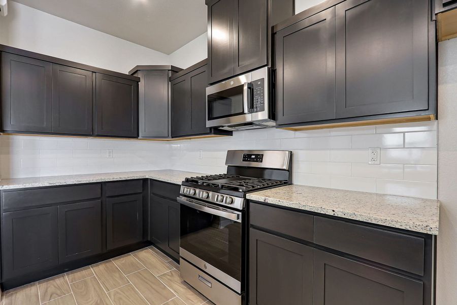 Representative furnished interior of a home built from the Sinatra by View Homes in Enchanted Hills, El Paso (Image 18).