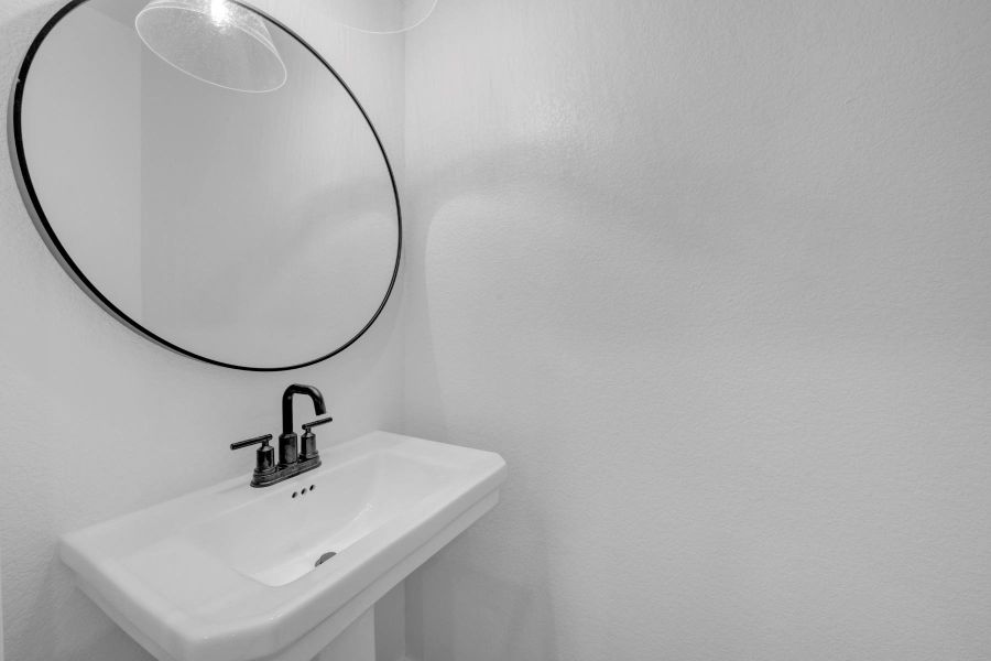 Half bath (*Photo not of actual home and used for illustration purposes only.) Half bath (*Photo not of actual home and used for illustration purposes only.)