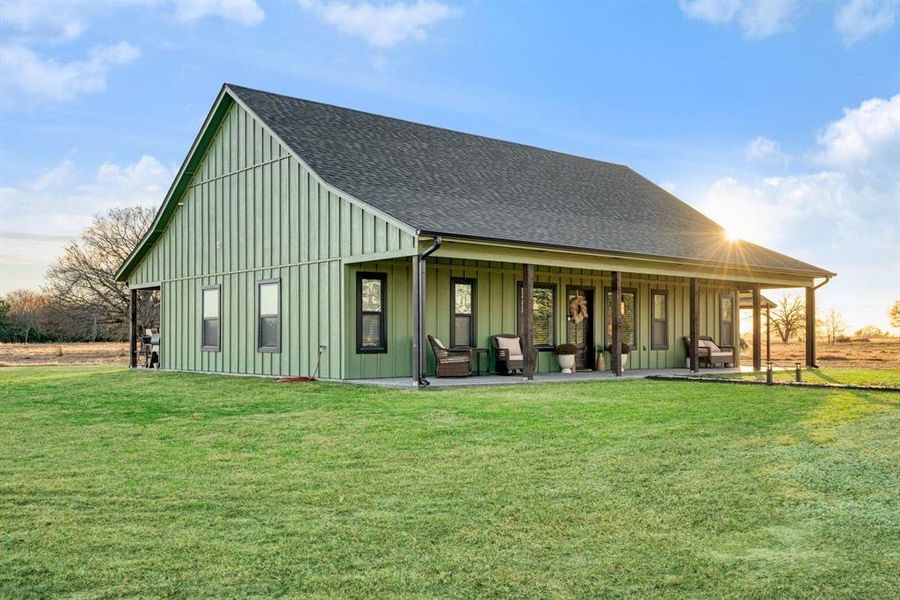 Exterior details and patio area of a home in , Honey Grove (Image 17).