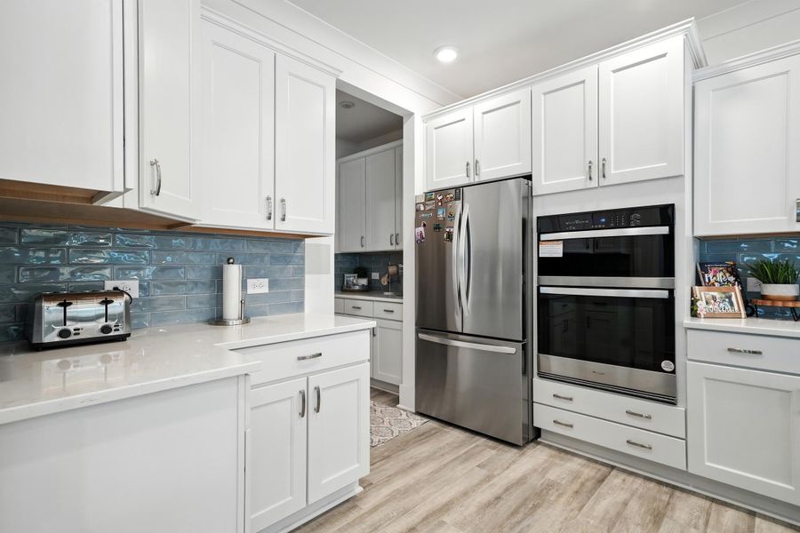 Furnished interior view inside a new home in , Ravenel (Image 8).