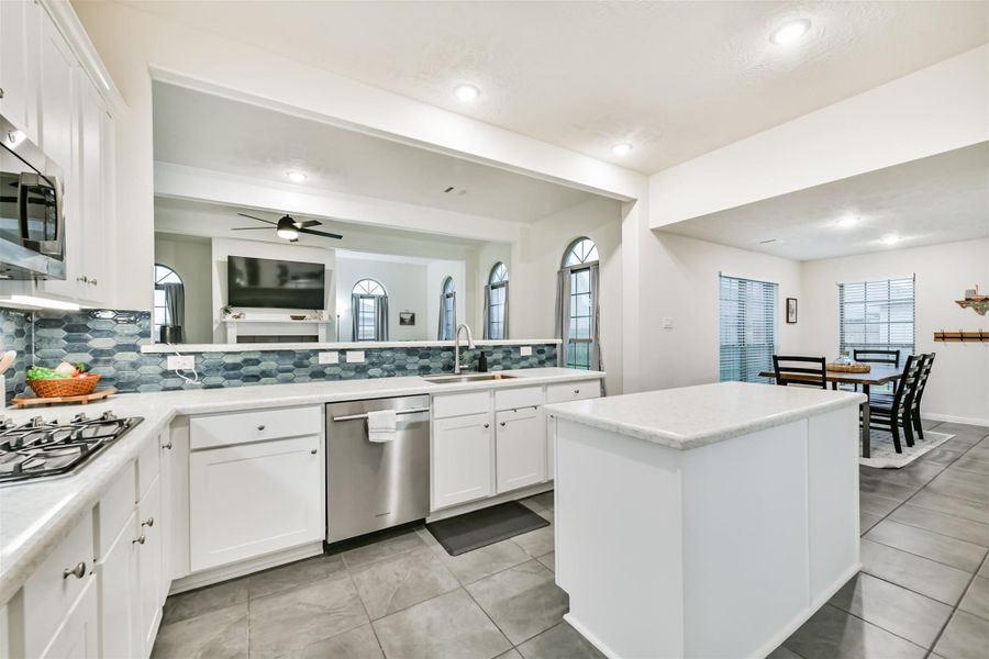 Furnished interior view inside a new home in , League City (Image 33).