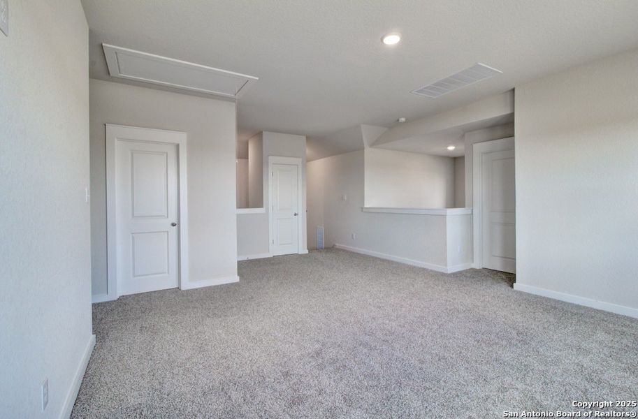 Spacious, unfurnished interior of a new home in Westridge - Landmark, San Antonio (Image 19). Spacious, unfurnished interior of a new home in Westridge - Landmark, San Antonio (Image 19).