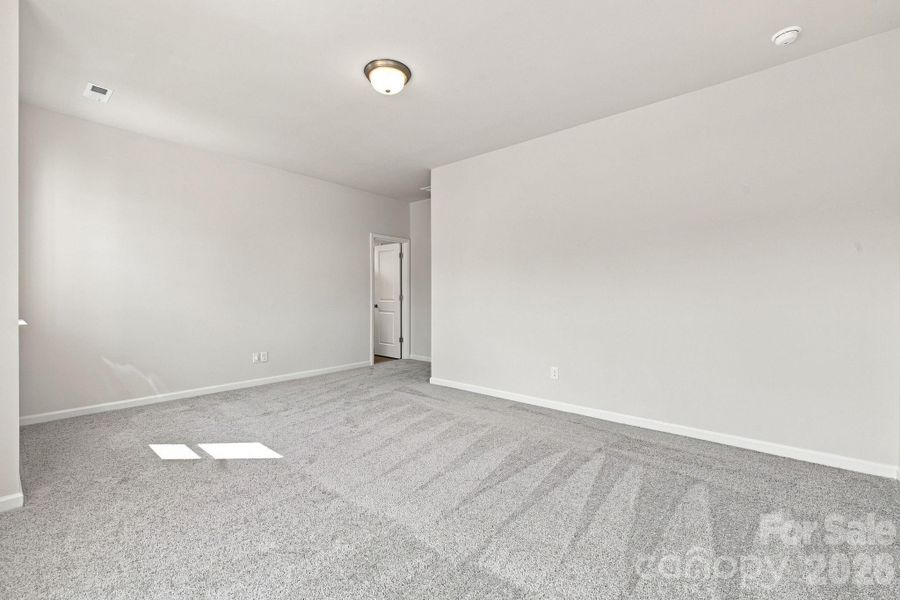 Spacious, unfurnished interior of a new home in Catawba Trace, Catawba (Image 38).