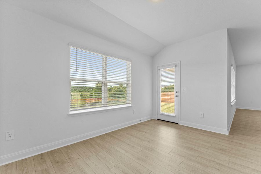 Spacious, unfurnished interior of a new home in Riverview, Georgetown (Image 29).