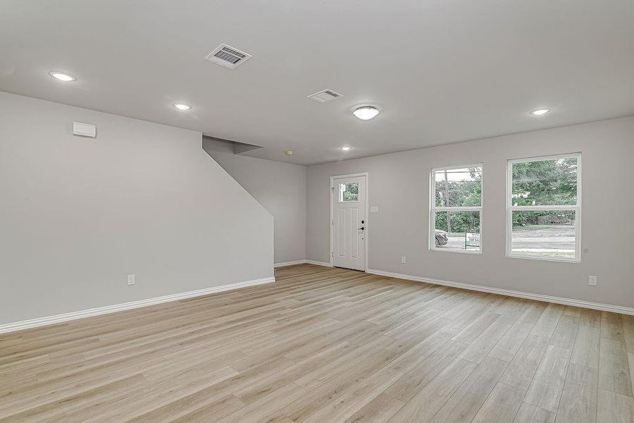 Spacious, unfurnished interior of a new home in , Fort Worth (Image 16).