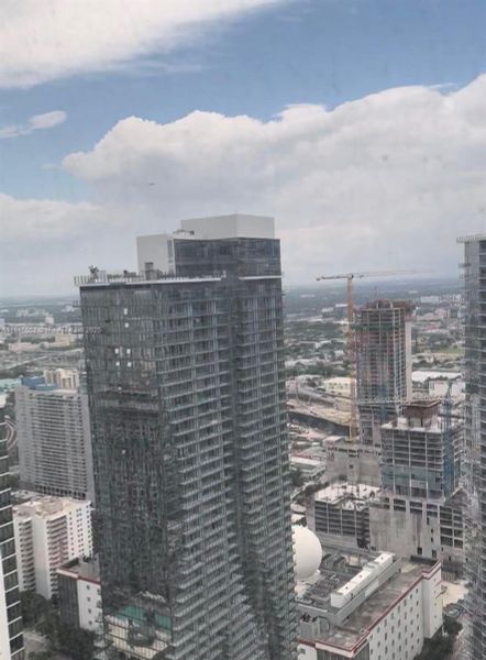 Condo located in Miami, FL showcasing its design and architecture (Image 14). Condo located in Miami, FL showcasing its design and architecture (Image 14).