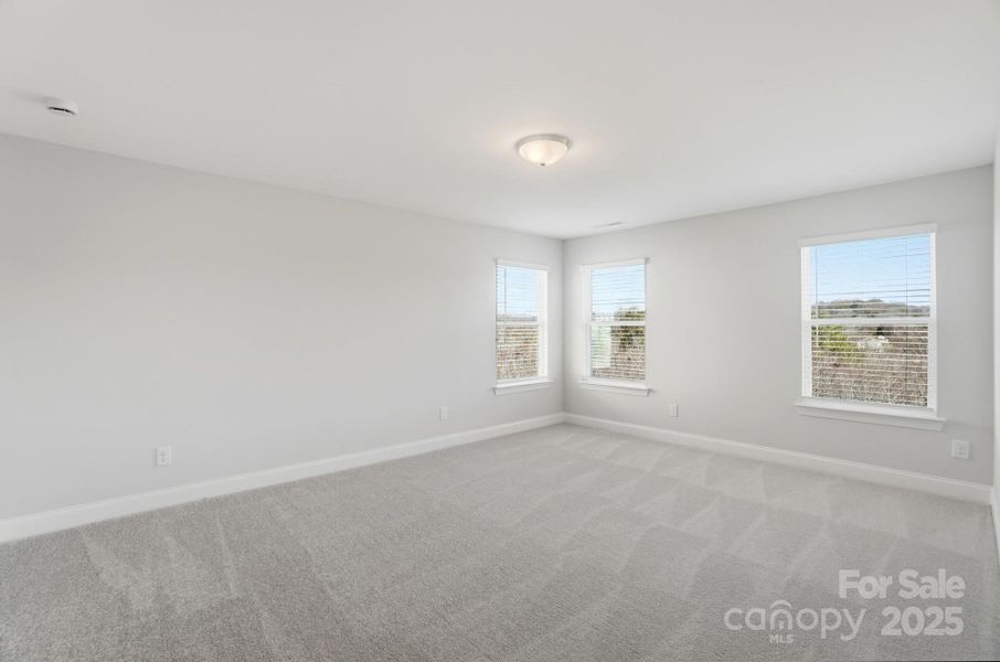 Spacious, unfurnished interior of a new home in Summerlin, Mooresville (Image 31).