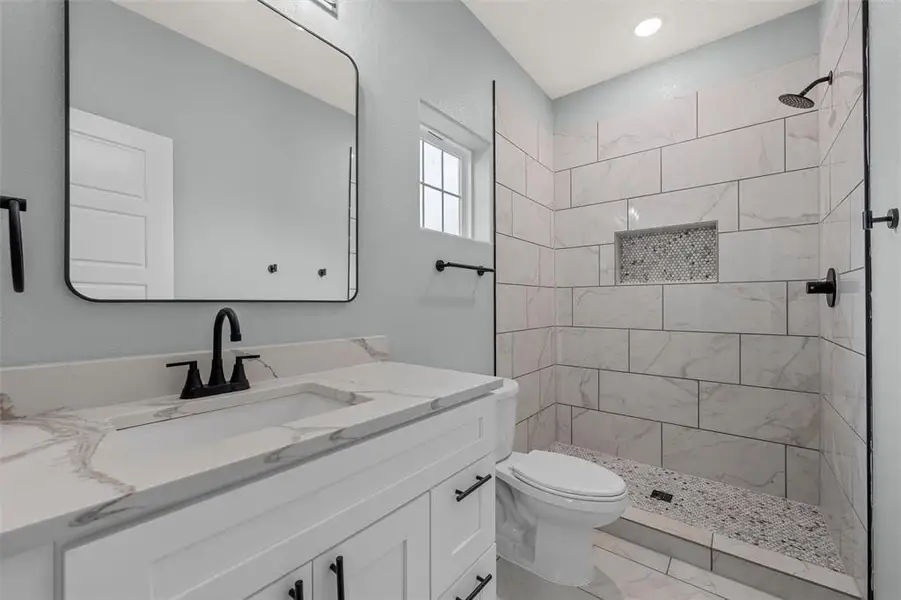 Furnished interior view inside a new home in , Waco (Image 5).