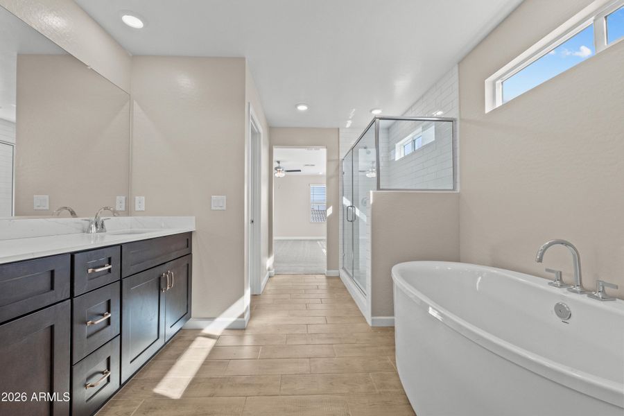 16805 W Cavedale Dr-32