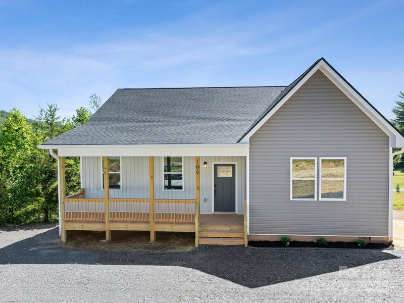 Welcome to Vineyard Village a new community just 5 minutes from historic downtown Old Fort.