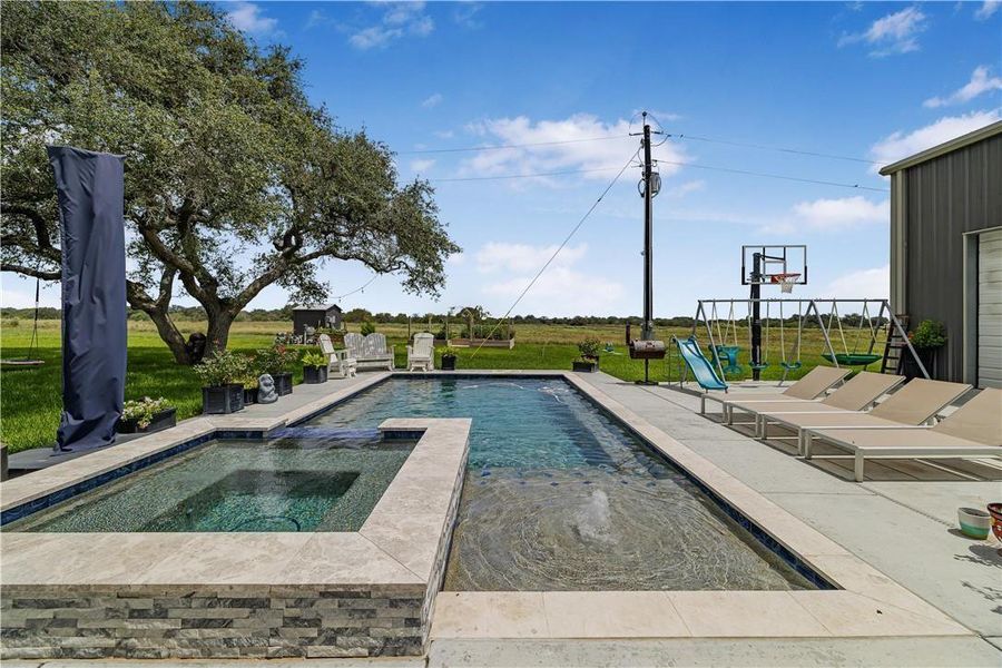 Exterior details and patio area of a home in , Yoakum (Image 21).