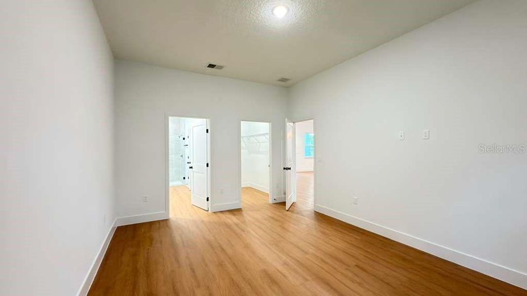 Spacious, unfurnished interior of a new home in , Citrus Springs (Image 45).