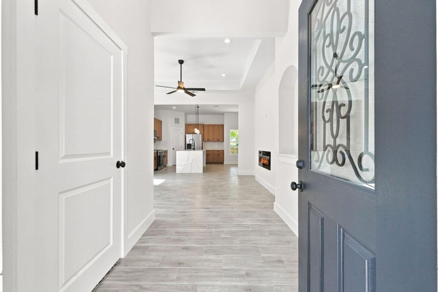 Spacious, unfurnished interior of a new home in , Willis (Image 16).