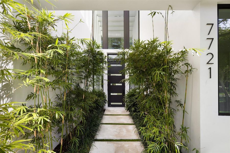Exterior details and patio area of a home in , South Miami (Image 30).