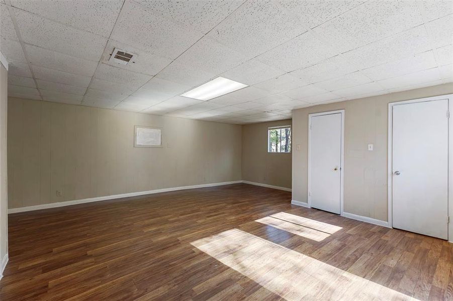 Spacious, unfurnished interior of a new home in , Paris (Image 9). Spacious, unfurnished interior of a new home in , Paris (Image 9).