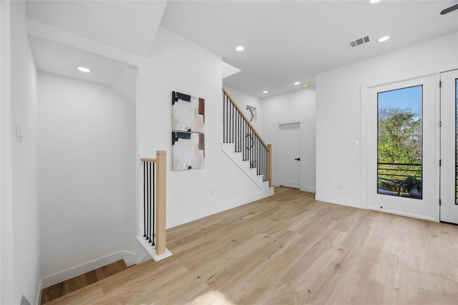 Spacious, unfurnished interior of a new home in , Houston (Image 23).