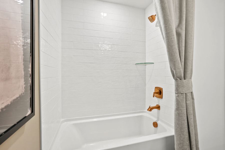 Representative interior finishes for a home built from the Prestige by Del Webb in Del Webb Carolina Ridge, Midland (Image 23).