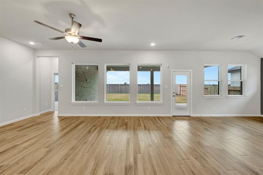 Spacious, unfurnished interior of a new home in The Grand Prairie 50’, Hockley (Image 37).