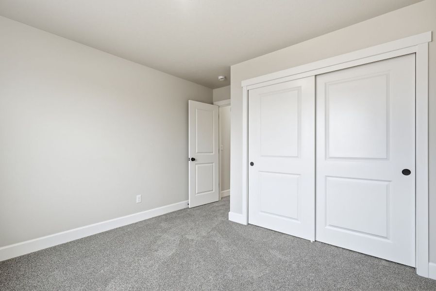 Representative unfurnished interior of a home built from the Laurel by MonteVista Homes in IronHorse, Prineville (Image 28).