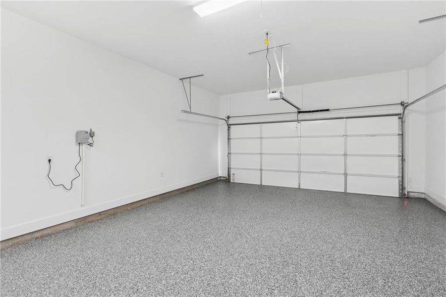 Spacious, unfurnished interior of a new home in Old Mill Preserve, Dallas (Image 16).