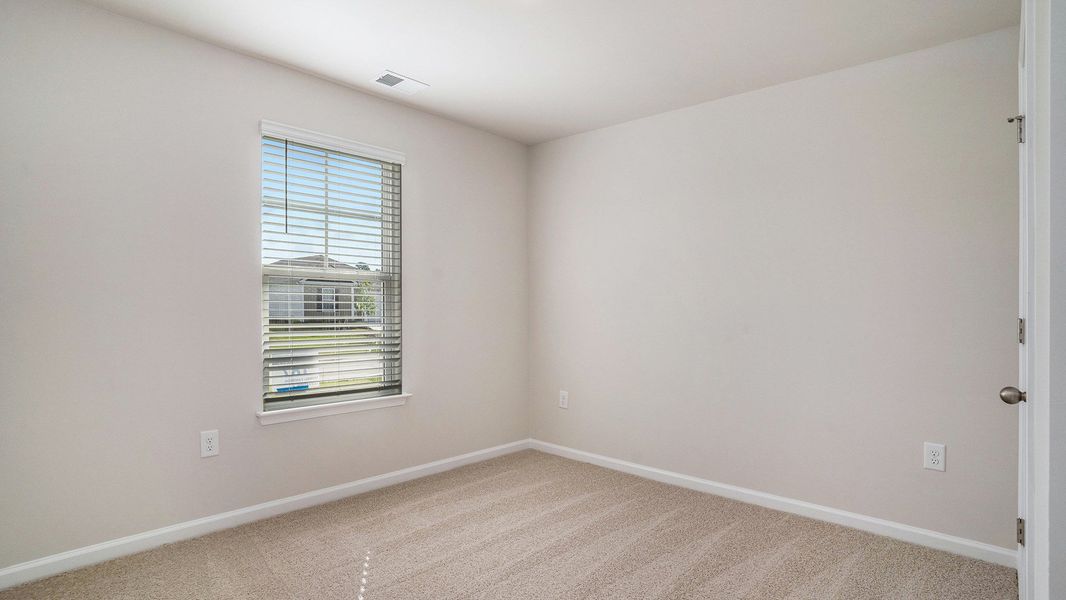 Spacious, unfurnished interior of a new home in Dove Crossing, Conway (Image 9).