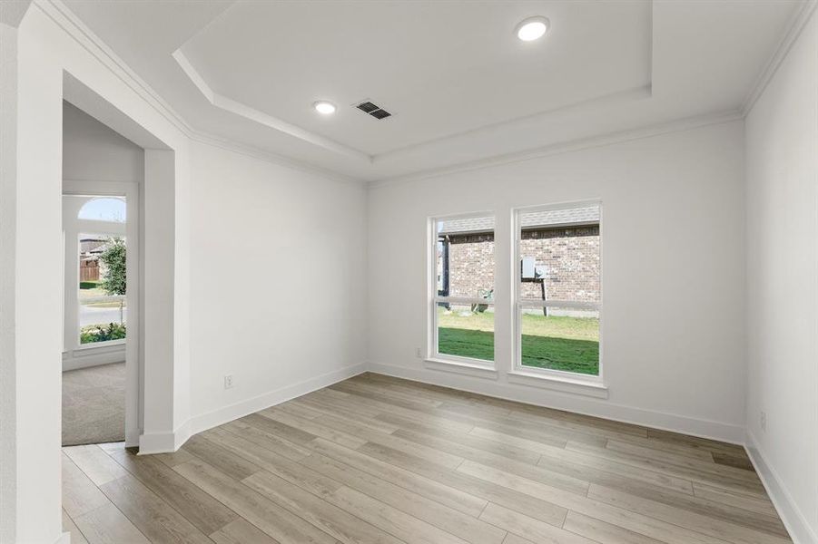 4_05. 953 Gold Finch - Dining