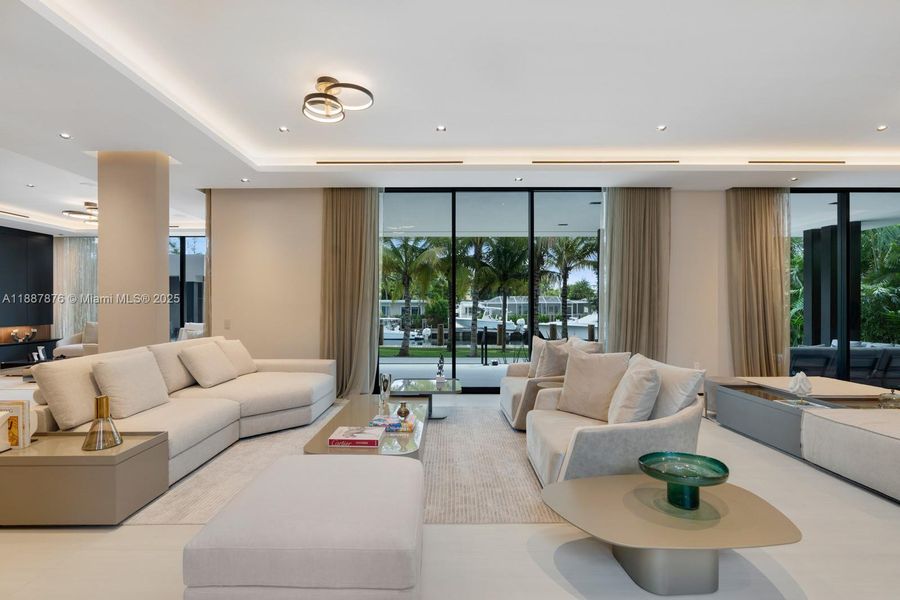 Community amenities in , North Miami (Image 37).