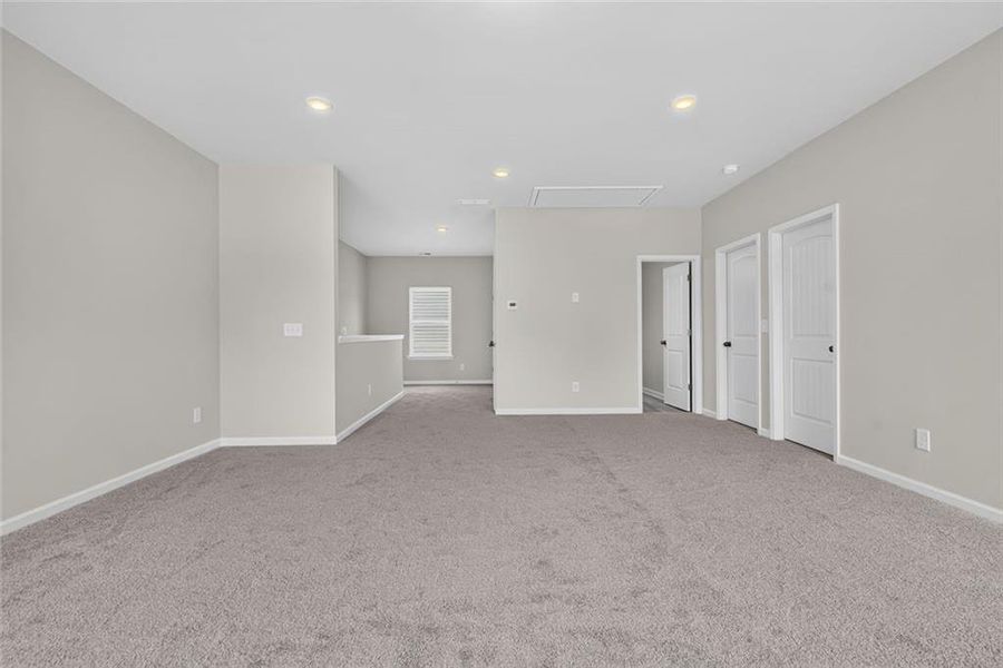 Spacious, unfurnished interior of a new home in Sycamore Crest, Calhoun (Image 21).