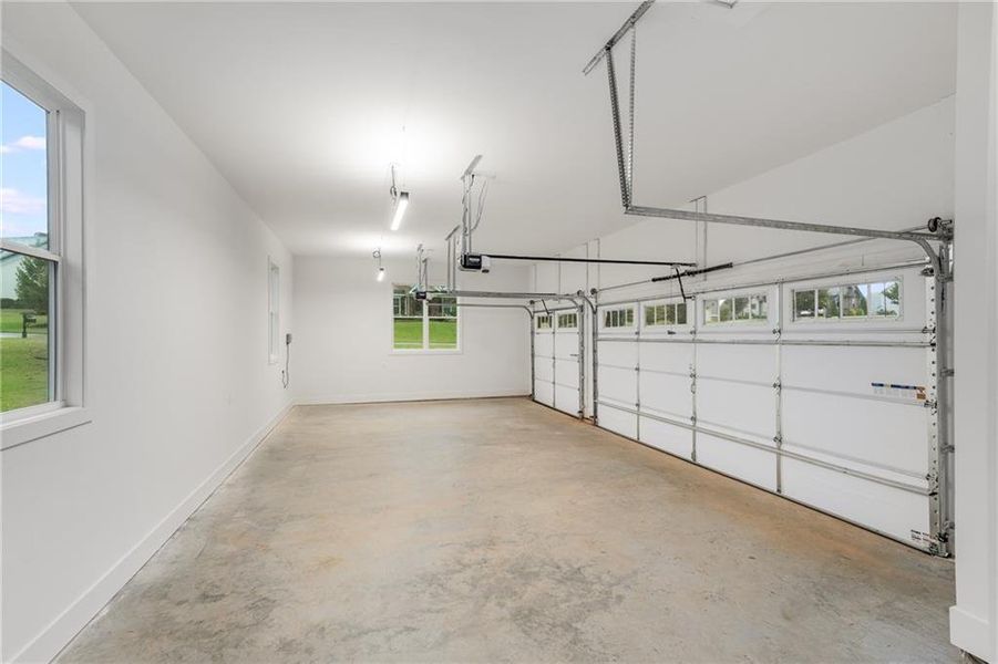 Spacious, unfurnished interior of a new home in , Jefferson (Image 14).