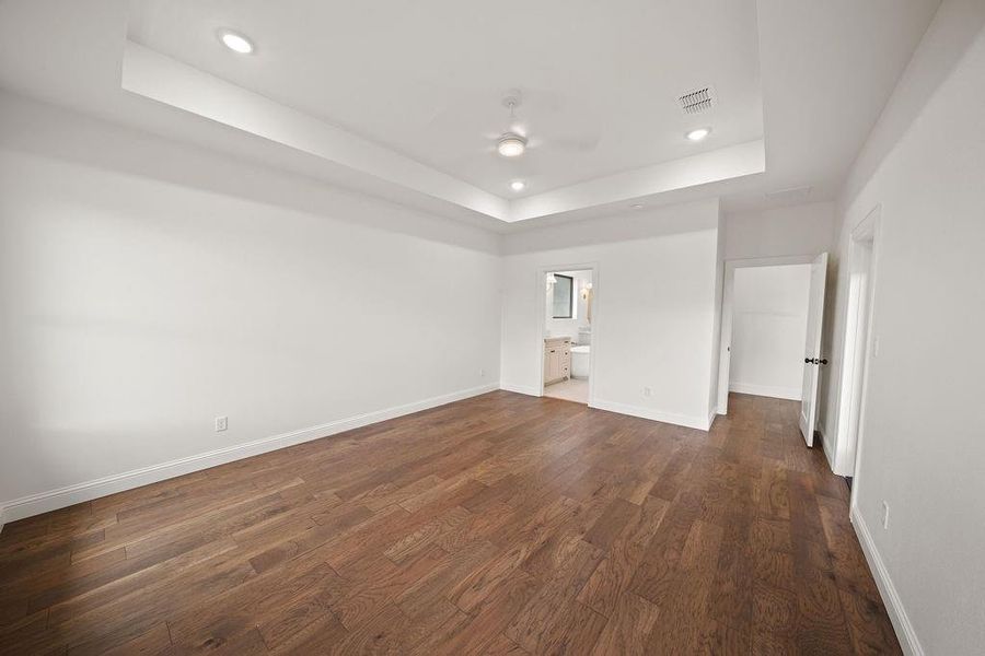 Spacious, unfurnished interior of a new home in , Tyler (Image 26).