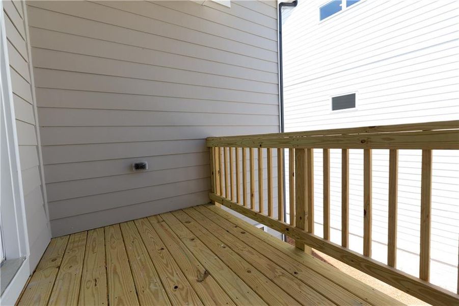 Exterior details and patio area of a home in Waterside Single Family, Peachtree Corners (Image 28).