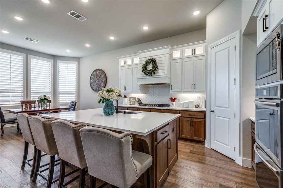 Furnished interior view inside a new home in Wildridge, Oak Point (Image 20). Furnished interior view inside a new home in Wildridge, Oak Point (Image 20).