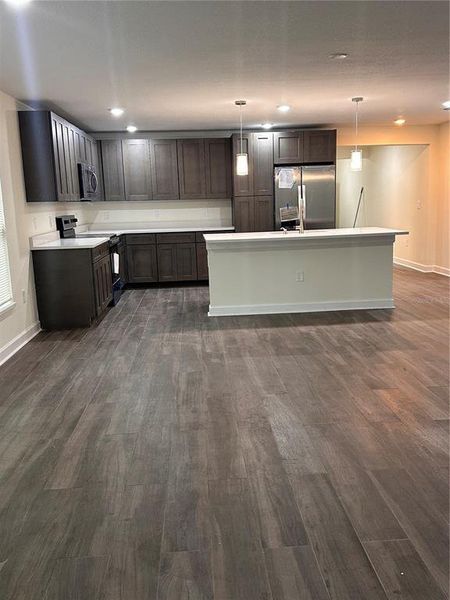 Spacious, unfurnished interior of a new home in , Apopka (Image 17).
