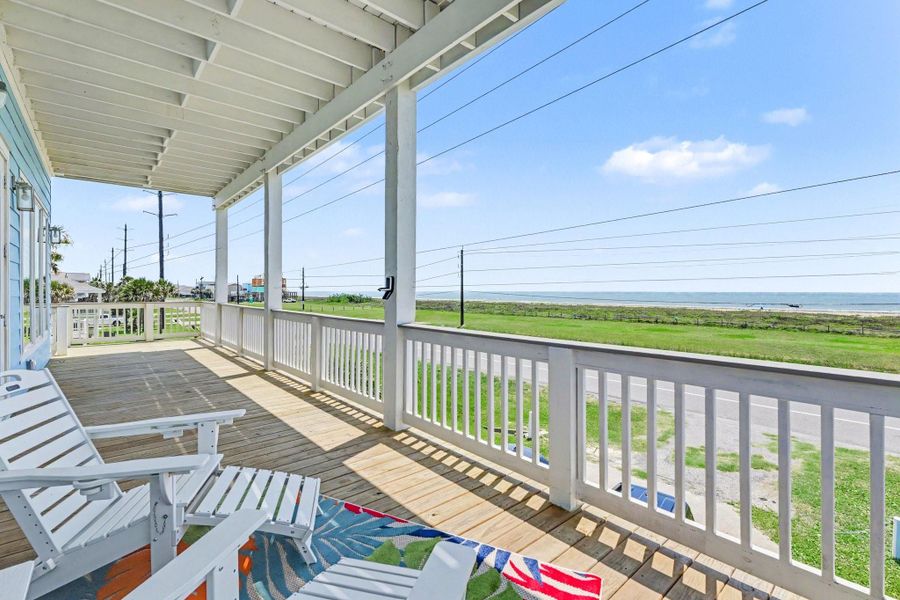 Exterior details and patio area of a home in , Galveston (Image 3).